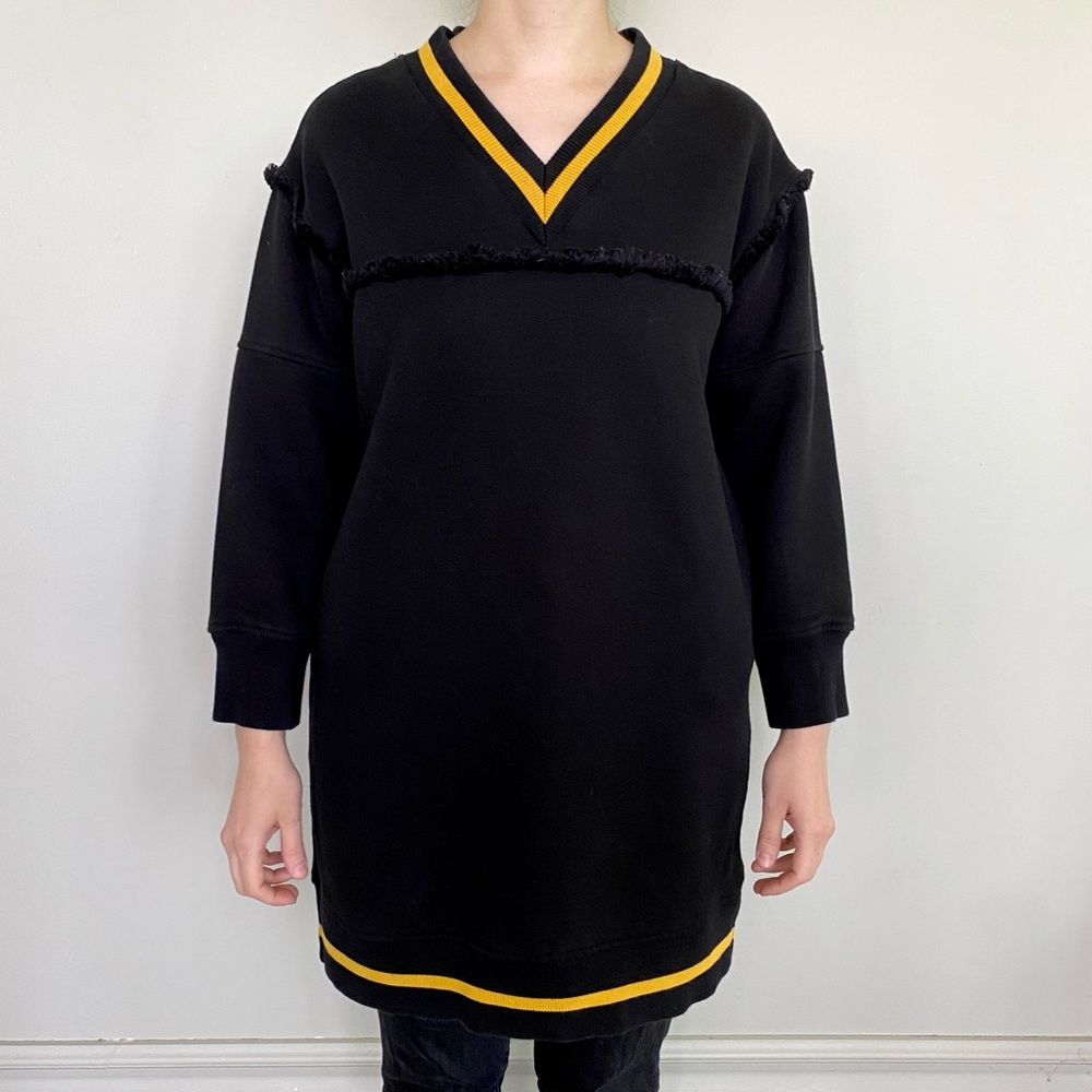 b+ab V-neck sweater dress. 🖤
